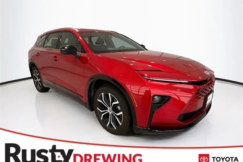 2025 Toyota Crown Signia XLE photo 1