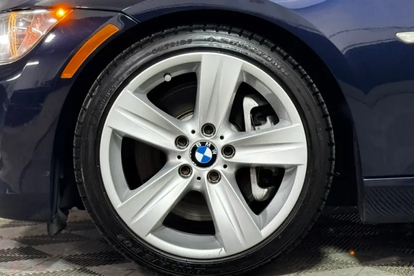 2010 Bmw 335i 3-Series photo 1