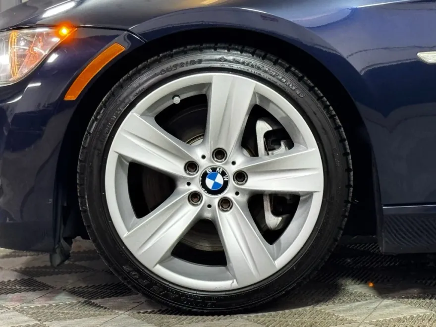 2010 Bmw 335i 3-Series photo 1