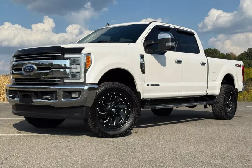2019 Ford F-250 Lariat photo 1