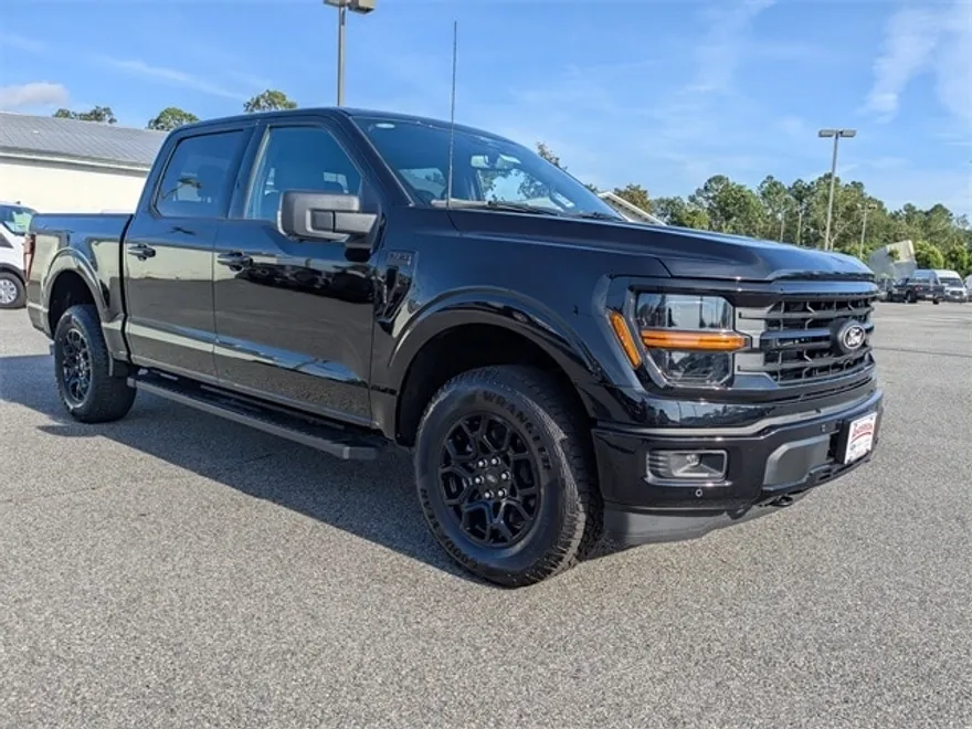 2025 Ford F-150 XLT photo 1