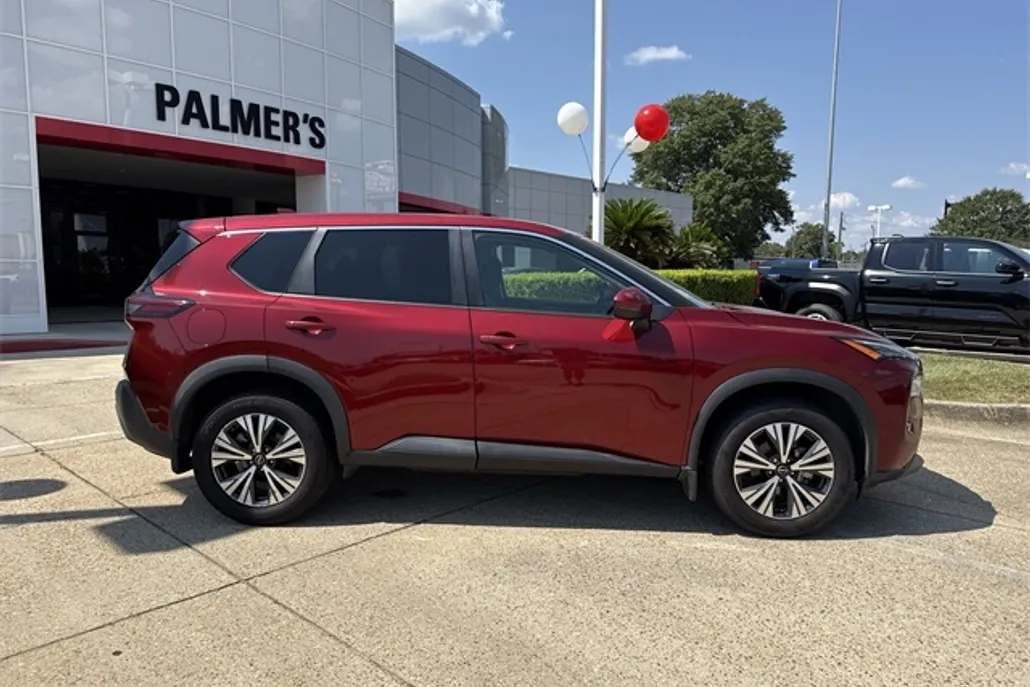 2022 Nissan Rogue SV photo 1
