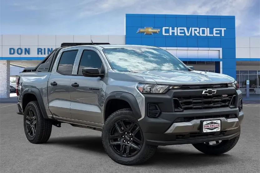 2025 Chevrolet Colorado Trail Boss photo 1