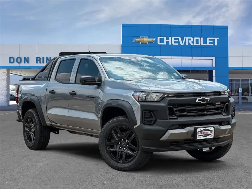 2025 Chevrolet Colorado Trail Boss photo 1