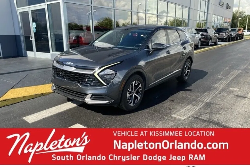 2023 Kia Sportage EX photo 1