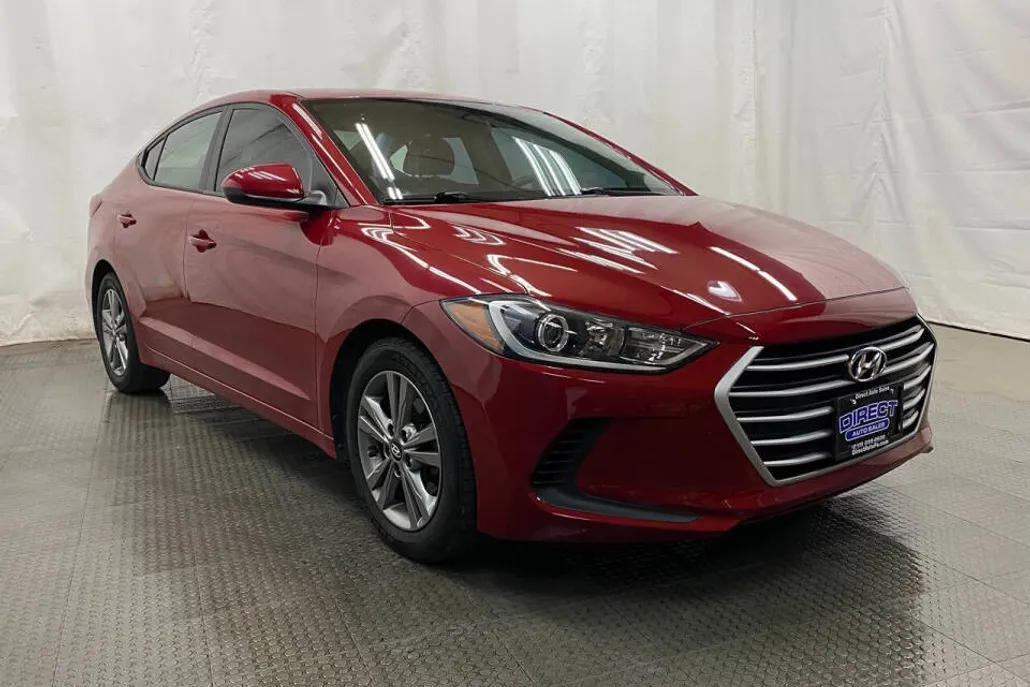 2017 Hyundai Elantra photo 1