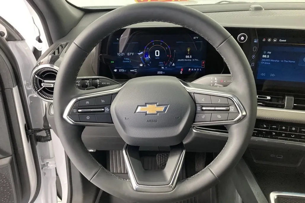 2026 Chevrolet Equinox LT photo 1