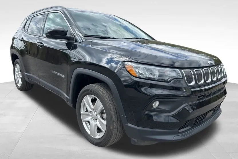 2022 Jeep Compass Latitude photo 1
