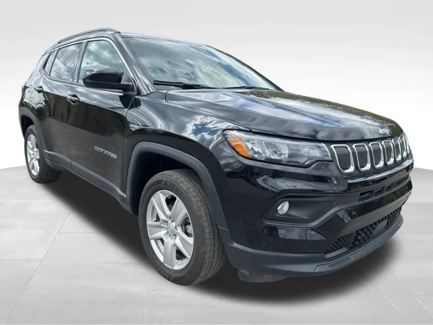2022 Jeep Compass Latitude photo 1