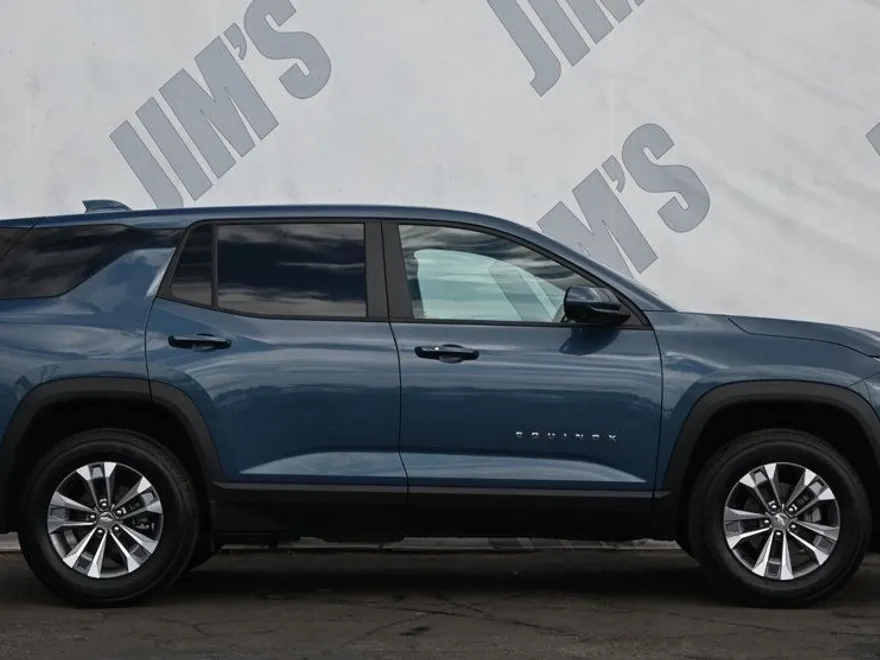 2025 Chevrolet Equinox LT photo 1