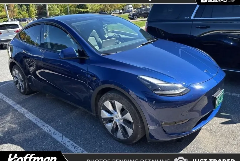 2023 Tesla Model Y Long Range photo 1
