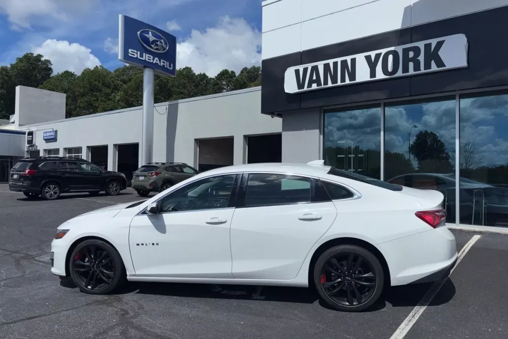 2020 Chevrolet Malibu 1LT photo 1