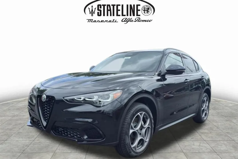2025 Alfa Romeo Stelvio Sprint Base photo 1