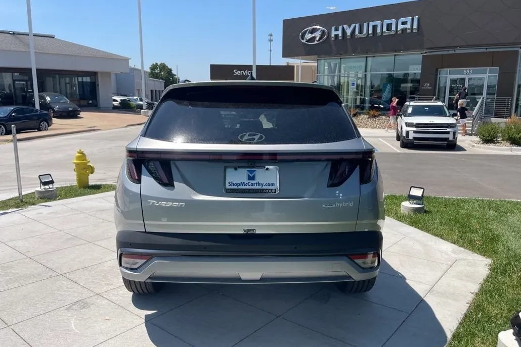 2025 Hyundai Tucson Hybrid Limited photo 1
