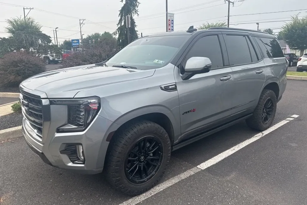 2023 Gmc Yukon AT4 photo 1