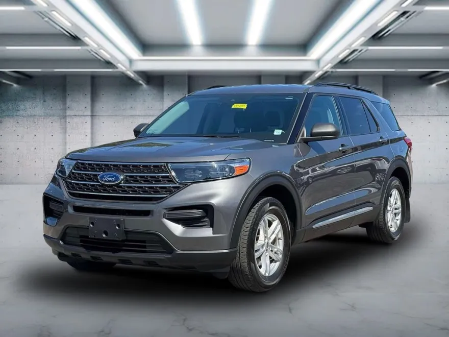2022 Ford Explorer XLT photo 1
