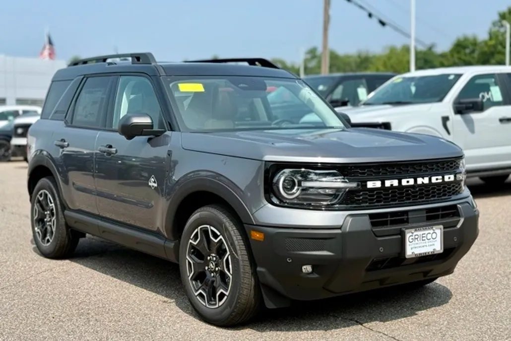 2025 Ford Bronco Sport Outer Banks photo 1