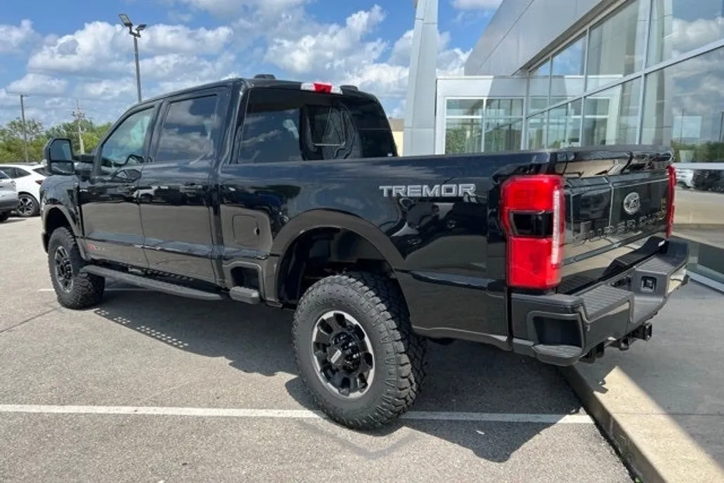 2025 Ford F-250 photo 1