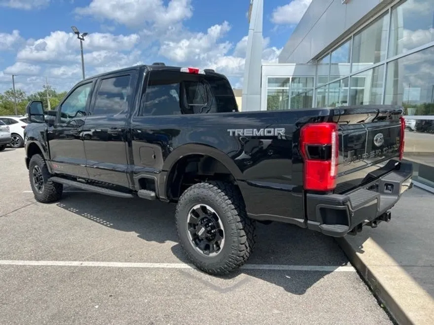 2025 Ford F-250 photo 1