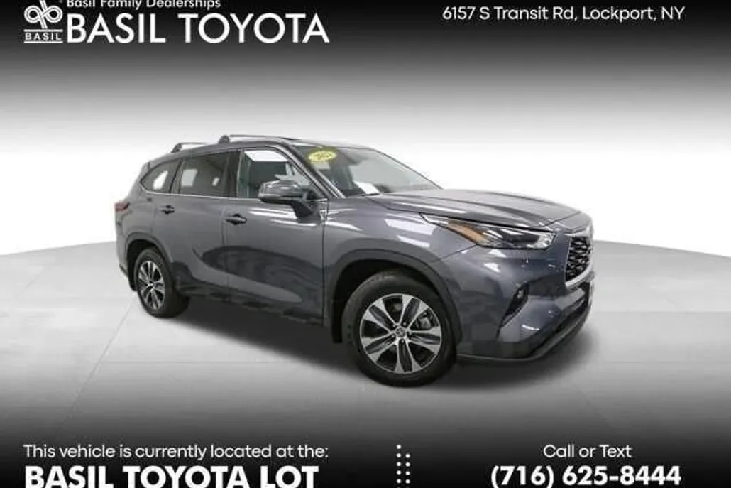 2022 Toyota Highlander XLE photo 1
