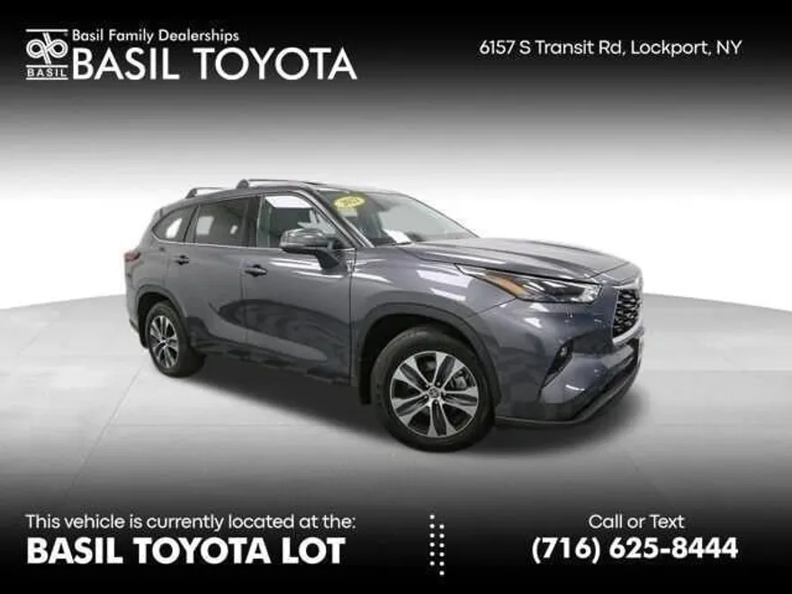 2022 Toyota Highlander XLE photo 1