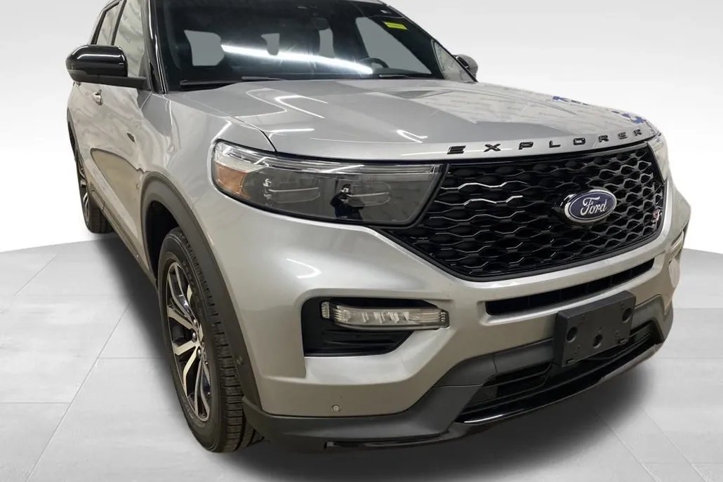 2021 Ford Explorer ST photo 1