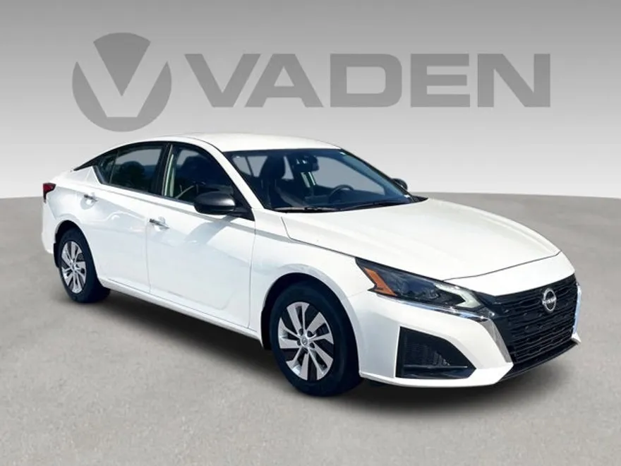 2025 Nissan Altima S photo 1