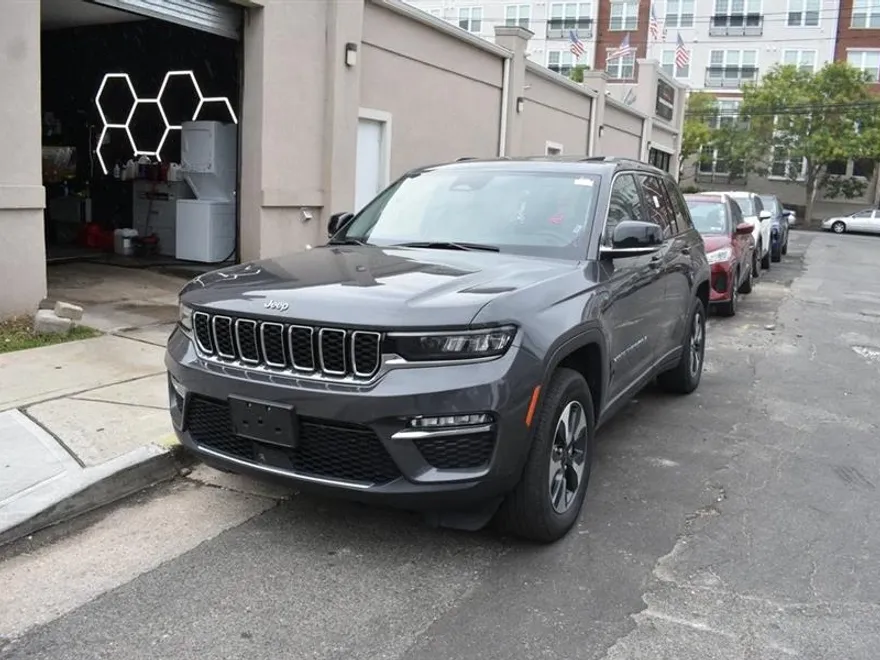 2023 Jeep Grand Cherokee 4xe photo 1