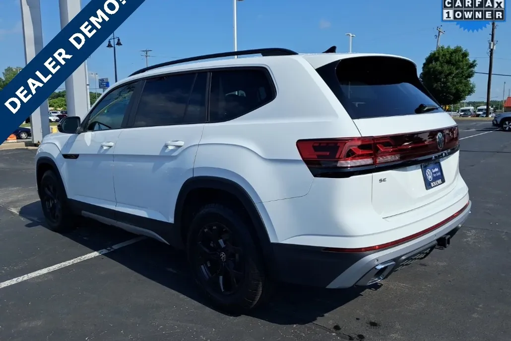 2025 Volkswagen Atlas Peak Edition SE photo 1