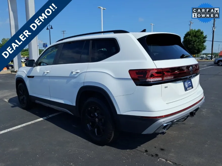 2025 Volkswagen Atlas Peak Edition SE photo 1