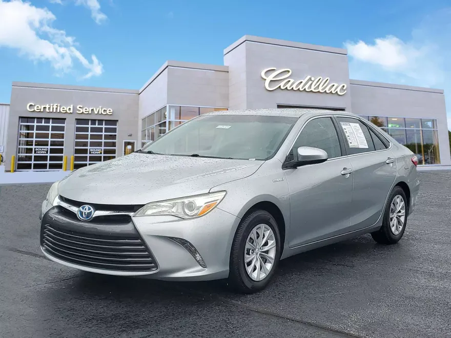 2017 Toyota Camry Hybrid LE photo 1