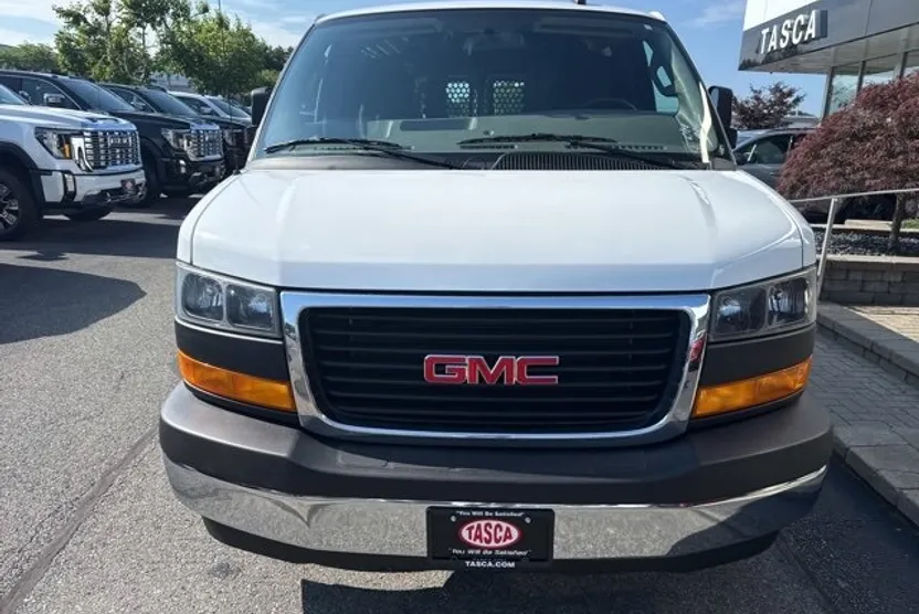 2023 Gmc Savana Cargo 2500 photo 1
