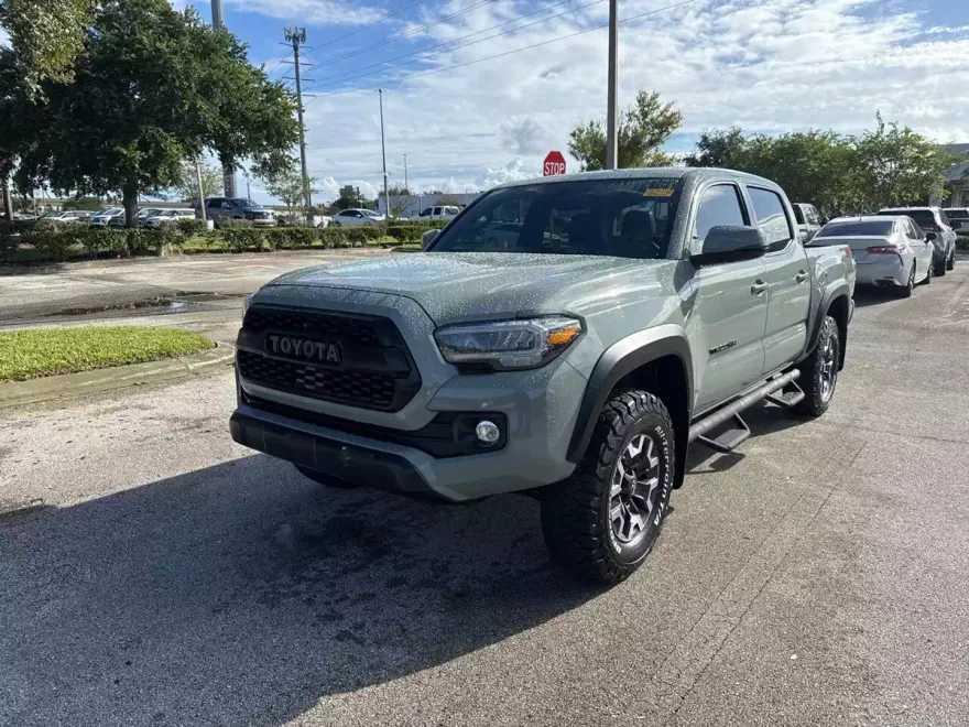 2023 Toyota Tacoma TRD Off-Road photo 1