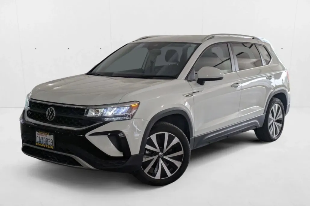 2022 Volkswagen Taos SE photo 1