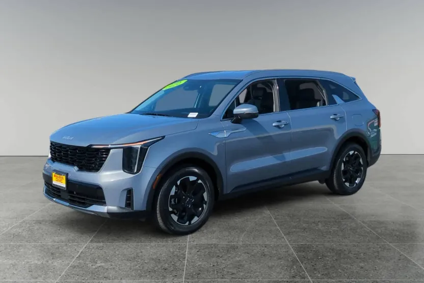 2024 Kia Sorento S photo 1