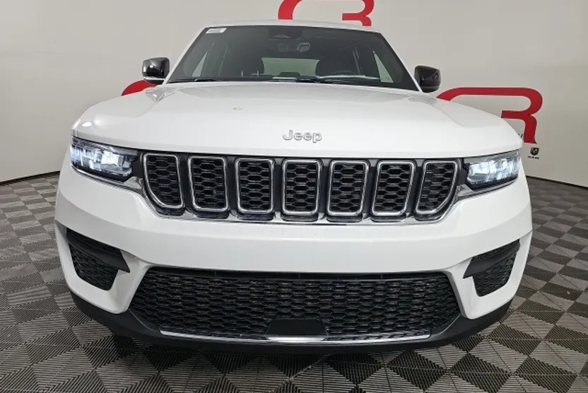 2025 Jeep Grand Cherokee Laredo X photo 1