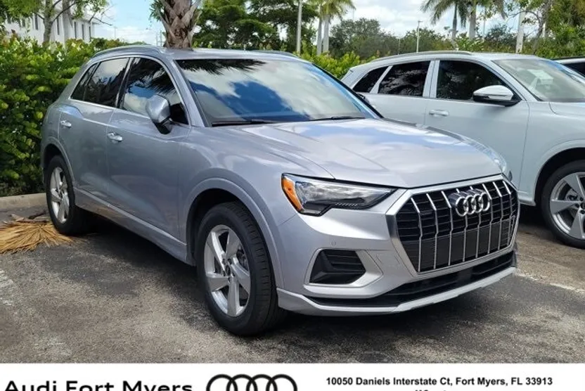 2022 Audi Q3 40 TFSI Premium photo 1