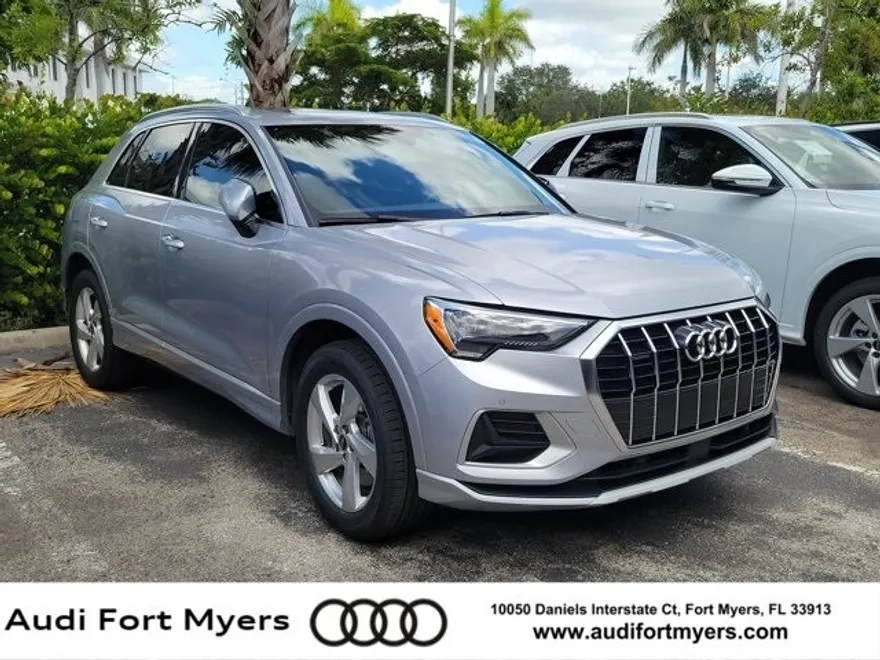 2022 Audi Q3 40 TFSI Premium photo 1