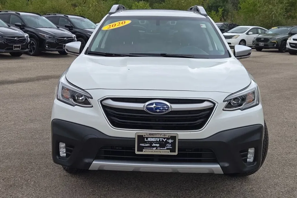 2020 Subaru Outback Touring photo 1