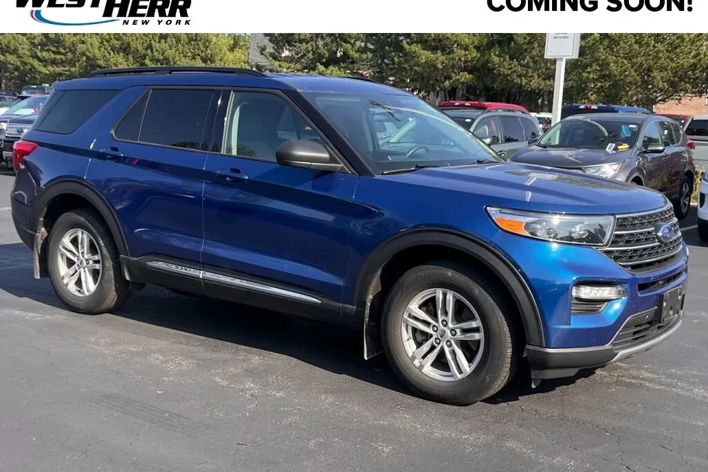 2022 Ford Explorer XLT photo 1