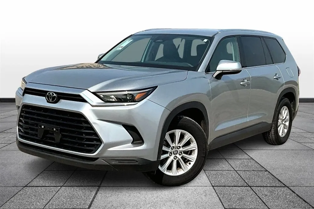 2024 Toyota Grand Highlander XLE photo 1