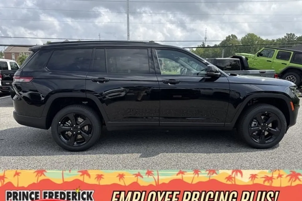 2025 Jeep Grand Cherokee Limited photo 1
