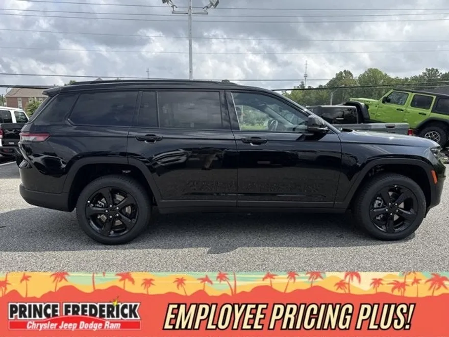 2025 Jeep Grand Cherokee Limited photo 1