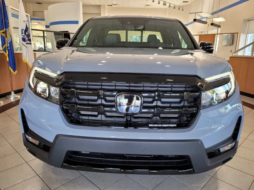 2025 Honda Ridgeline Black Edition photo 1