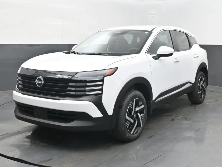 2025 Nissan Kicks SV photo 1