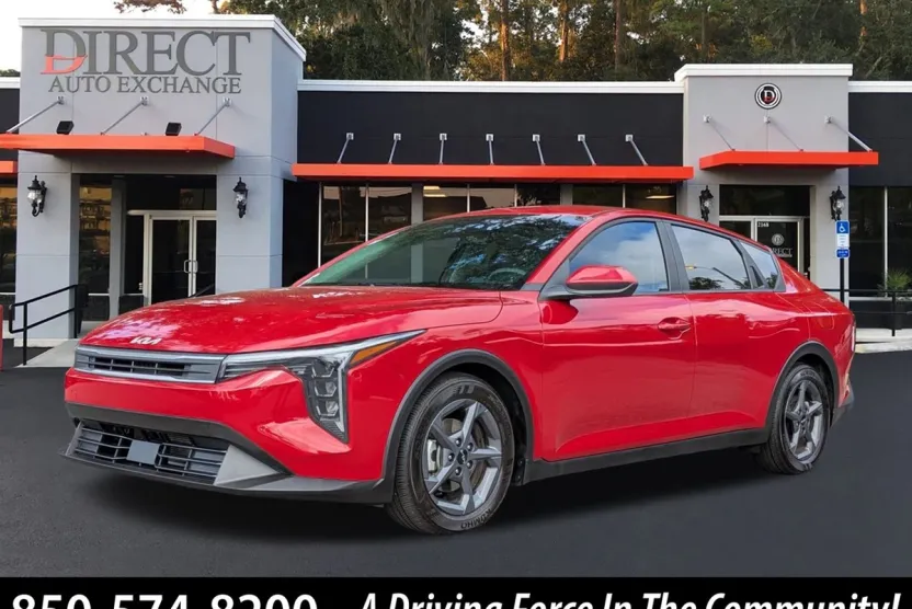 2025 Kia K4 LXS photo 1