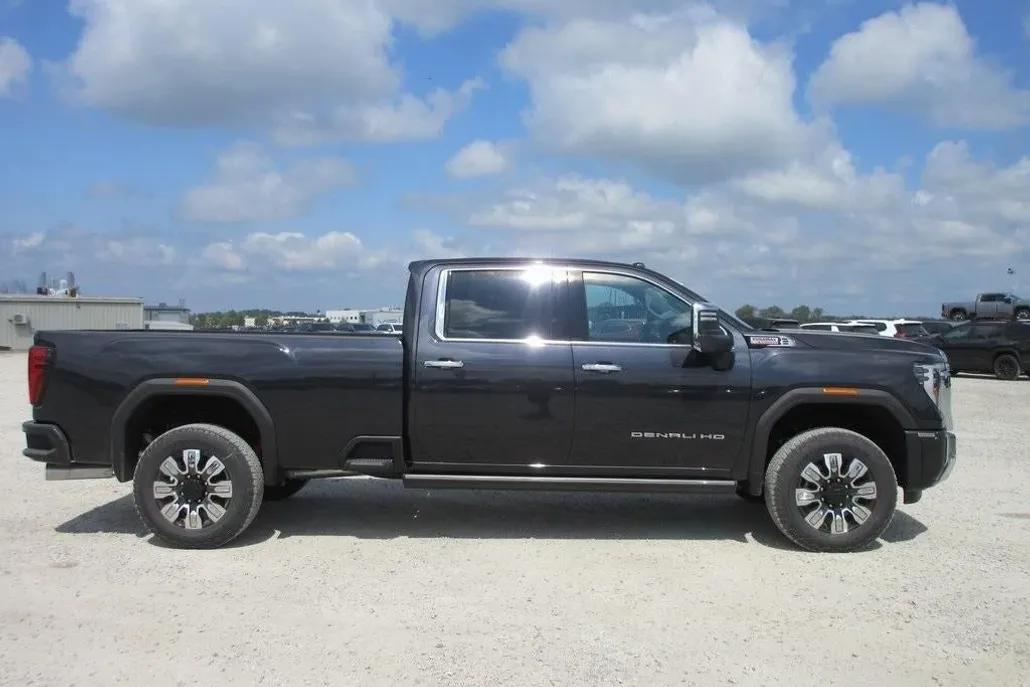 2025 Gmc Sierra 3500 Denali photo 1