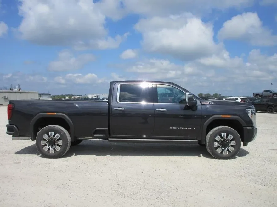 2025 Gmc Sierra 3500 Denali photo 1