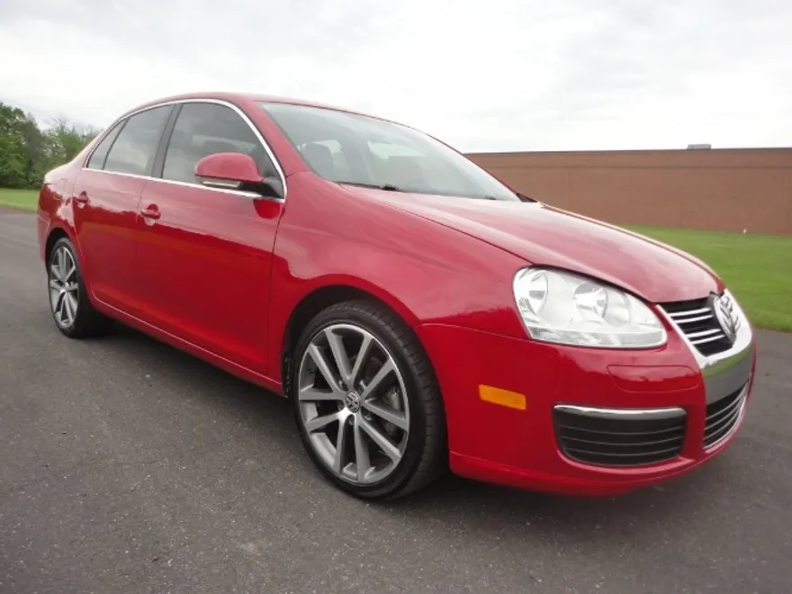 2010 Volkswagen Jetta photo 1