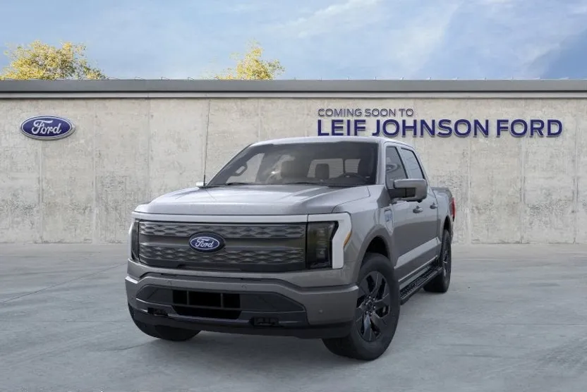 2025 Ford F-150 Lightning Lariat photo 1